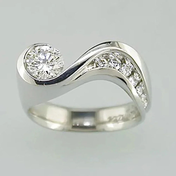🎁 925 Silver Plated Unique Design CZ Wedding Ring for Women, MARR9432 - Picture 1 of 2